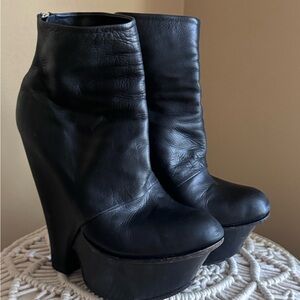 Leather Baldan Platform Ankle Bootie - Black